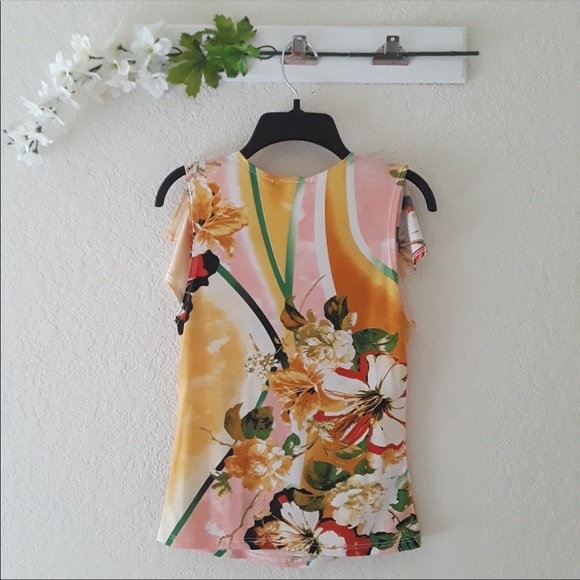 One by One sz:S Bold Floral V-Neck Flutter Partial Sleeve Blouse Top - Picture 3 of 8